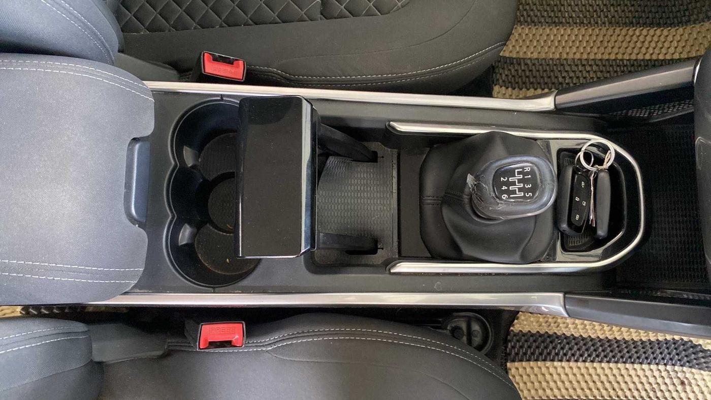 2019 Tata Harrier XT 2.0L KRYOTEC, Diesel, Manual, 36,188 km, Gear Lever