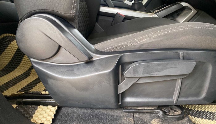 2019 Tata Harrier XT 2.0L KRYOTEC, Diesel, Manual, 36,188 km, Driver Side Adjustment Panel
