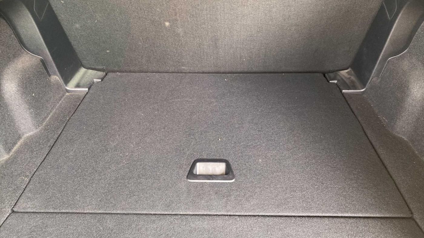 2019 Tata Harrier XT 2.0L KRYOTEC, Diesel, Manual, 36,188 km, Boot Inside