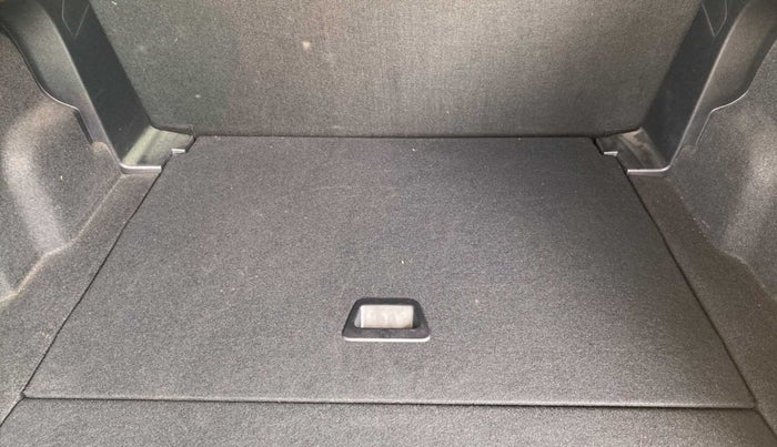 2019 Tata Harrier XT 2.0L KRYOTEC, Diesel, Manual, 36,188 km, Boot Inside