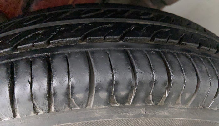 2012 Maruti Wagon R 1.0 LXI CNG, CNG, Manual, 54,247 km, Left Rear Tyre Tread