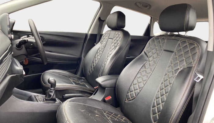 2021 Hyundai NEW I20 SPORTZ 1.2 MT, Petrol, Manual, 52,370 km, Right Side Front Door Cabin