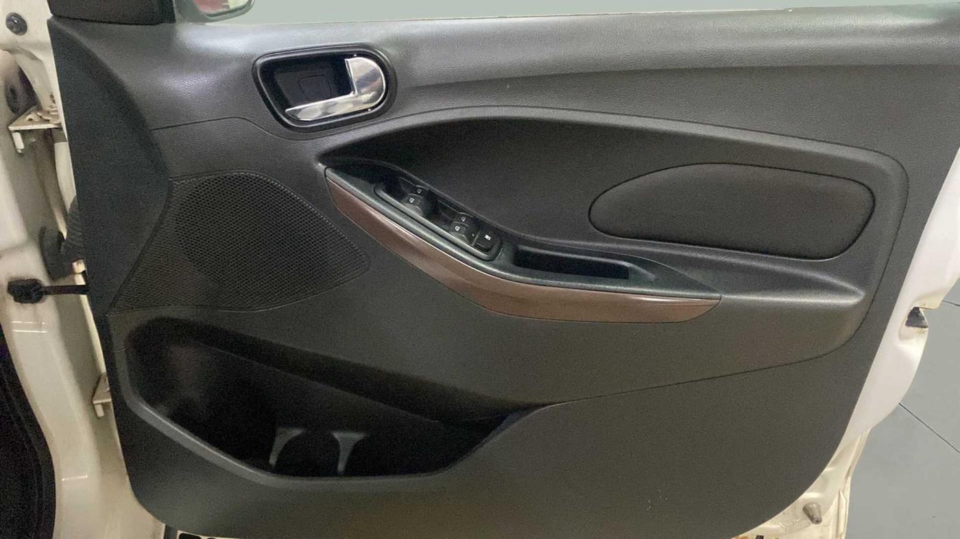 2018 Ford FREESTYLE TITANIUM 1.5 DIESEL, Diesel, Manual, 75,160 km, Driver Side Door Panels Control