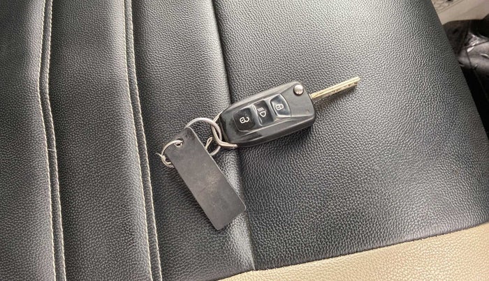 2018 Tata NEXON XM PETROL, Petrol, Manual, 62,850 km, Key Close Up