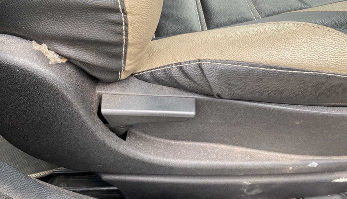 2018 Tata NEXON XM PETROL, Petrol, Manual, 62,850 km, Driver Side Adjustment Panel