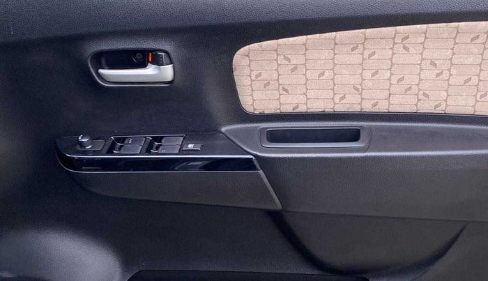 2017 Maruti Wagon R 1.0 VXI, Petrol, Manual, 22,789 km, Driver Side Door Panels Control