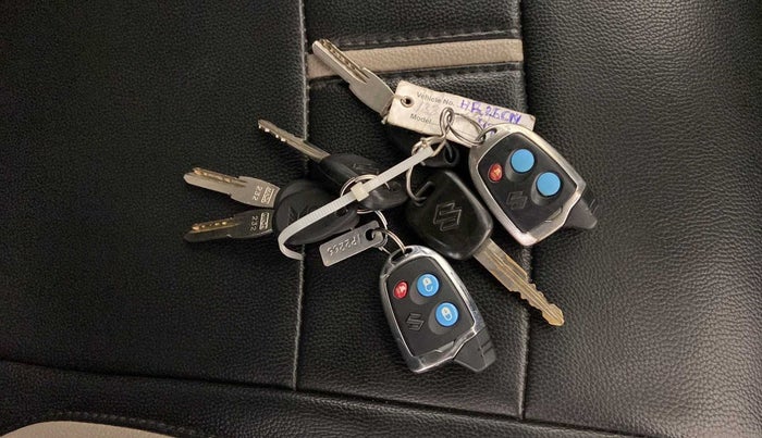 2015 Maruti Alto K10 VXI, Petrol, Manual, 44,871 km, Key Close Up