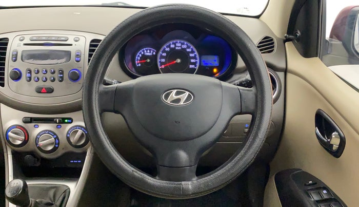 2015 Hyundai i10 SPORTZ 1.1, Petrol, Manual, 39,873 km, Steering Wheel Close Up