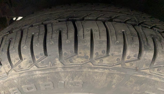 2015 Hyundai i10 SPORTZ 1.1, Petrol, Manual, 39,873 km, Left Front Tyre Tread