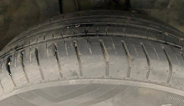 2022 Tata PUNCH ADVENTURE MT, Petrol, Manual, 20,117 km, Right Front Tyre Tread