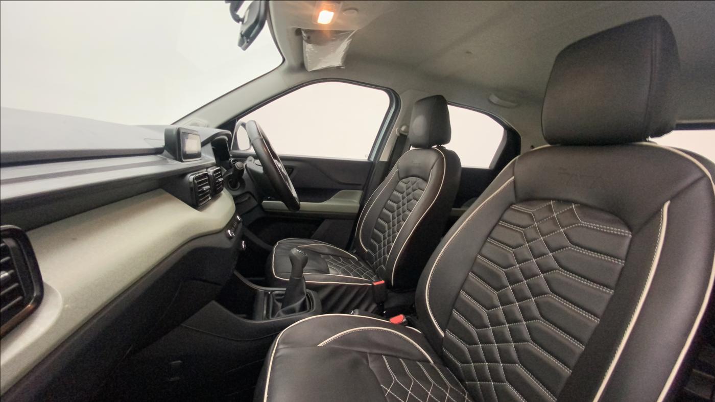 2022 Tata PUNCH ADVENTURE MT, Petrol, Manual, 20,117 km, Right Side Front Door Cabin