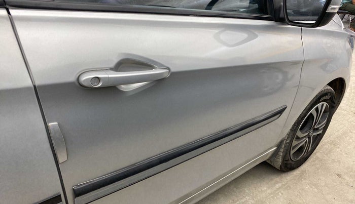 2021 Tata Tiago XZ PETROL, Petrol, Manual, 47,694 km, Driver-side door - Slightly dented