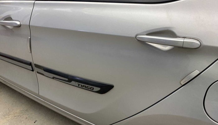 2021 Tata Tiago XZ PETROL, Petrol, Manual, 47,694 km, Rear left door - Door visor damaged