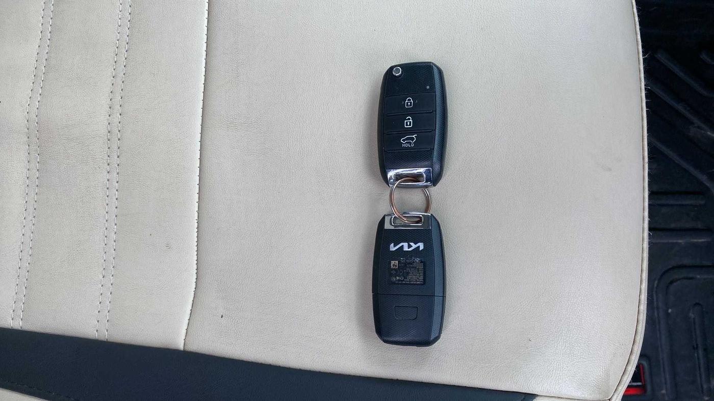 2021 KIA SELTOS HTE 1.5 PETROL, Petrol, Manual, 21,773 km, Key Close Up