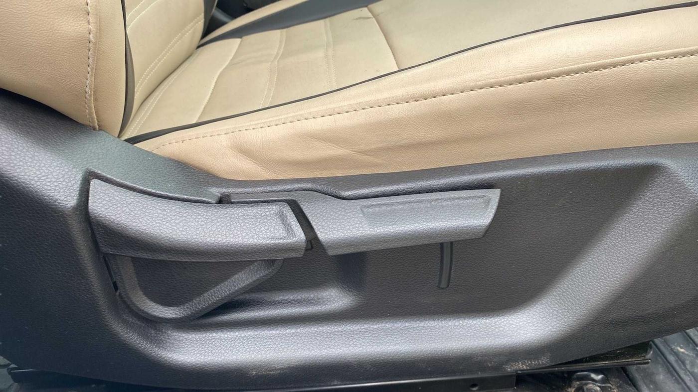 2021 KIA SELTOS HTE 1.5 PETROL, Petrol, Manual, 21,773 km, Driver Side Adjustment Panel