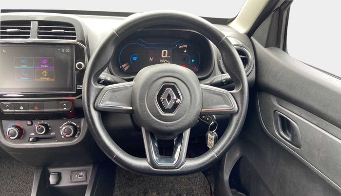 2022 Renault Kwid RXT 1.0, Petrol, Manual, 39,021 km, Steering Wheel Close Up