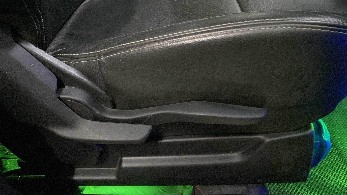 2021 Maruti XL6 ALPHA MT, Petrol, Manual, 48,740 km, Driver Side Adjustment Panel