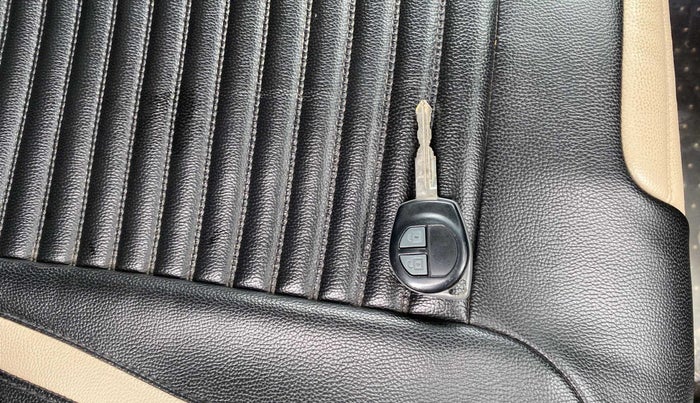 2017 Maruti Wagon R 1.0 VXI, Petrol, Manual, 32,488 km, Key Close Up