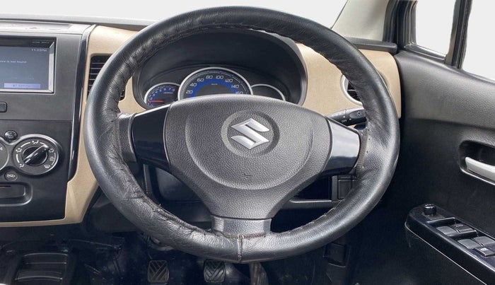 2017 Maruti Wagon R 1.0 VXI, Petrol, Manual, 32,488 km, Steering Wheel Close Up
