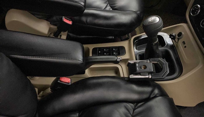 2019 Mahindra TUV300 T10, Diesel, Manual, 38,862 km, Gear Lever