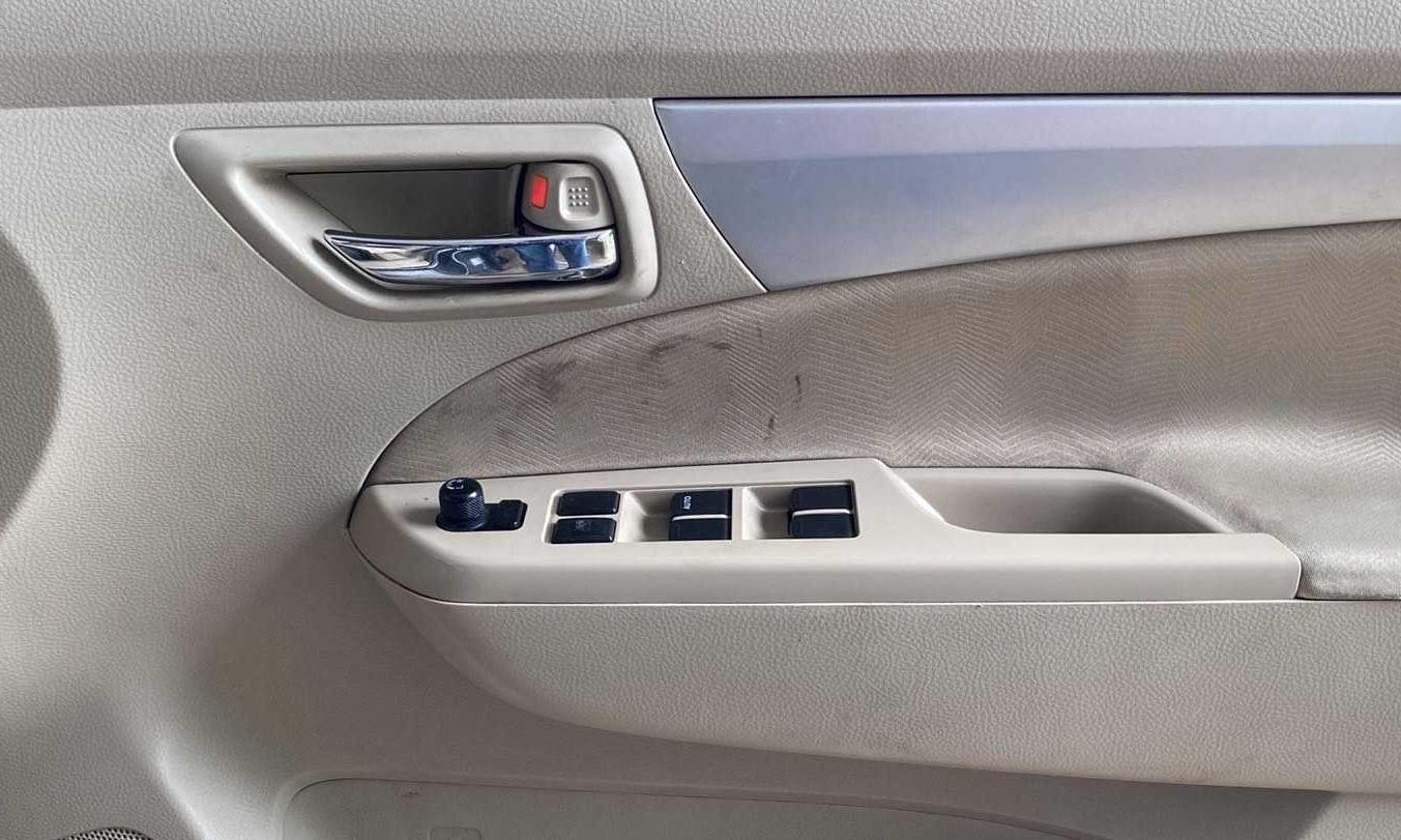 2018 Maruti Ertiga ZDI + SHVS, Diesel, Manual, 67,494 km, Driver Side Door Panels Control