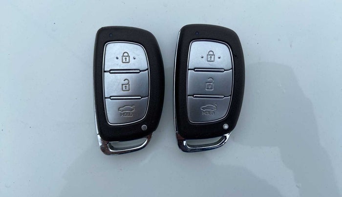 2017 Hyundai Xcent SX 1.2 (O), Petrol, Manual, 78,738 km, Key Close Up