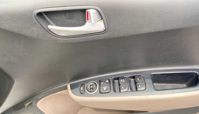 2017 Hyundai Xcent SX 1.2 (O), Petrol, Manual, 78,738 km, Driver Side Door Panels Control