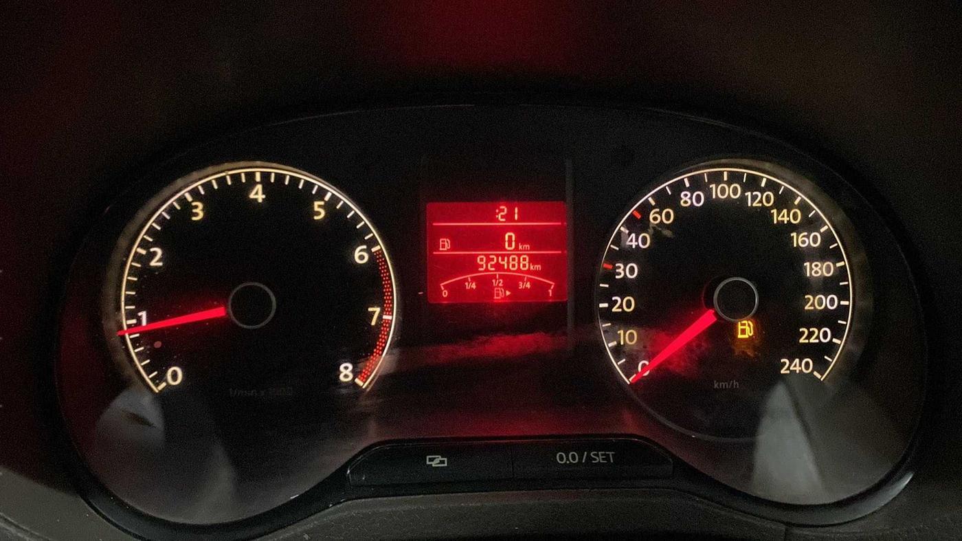 2014 Volkswagen Vento HIGHLINE 1.6 MPI, Petrol, Manual, 92,793 km, Odometer Image