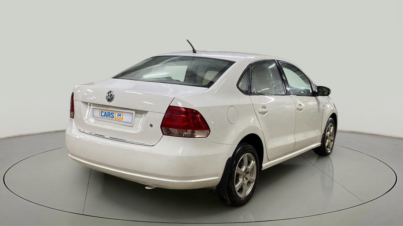 2014 Volkswagen Vento HIGHLINE 1.6 MPI, Petrol, Manual, 92,793 km, Right Back Diagonal