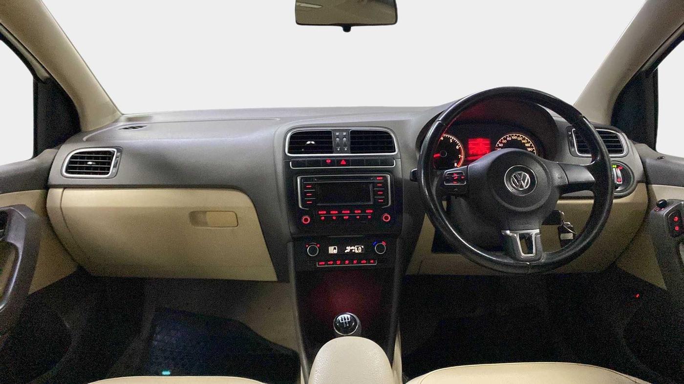 2014 Volkswagen Vento HIGHLINE 1.6 MPI, Petrol, Manual, 92,793 km, Dashboard