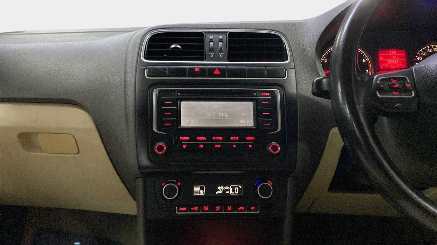 2014 Volkswagen Vento HIGHLINE 1.6 MPI, Petrol, Manual, 92,793 km, Air Conditioner