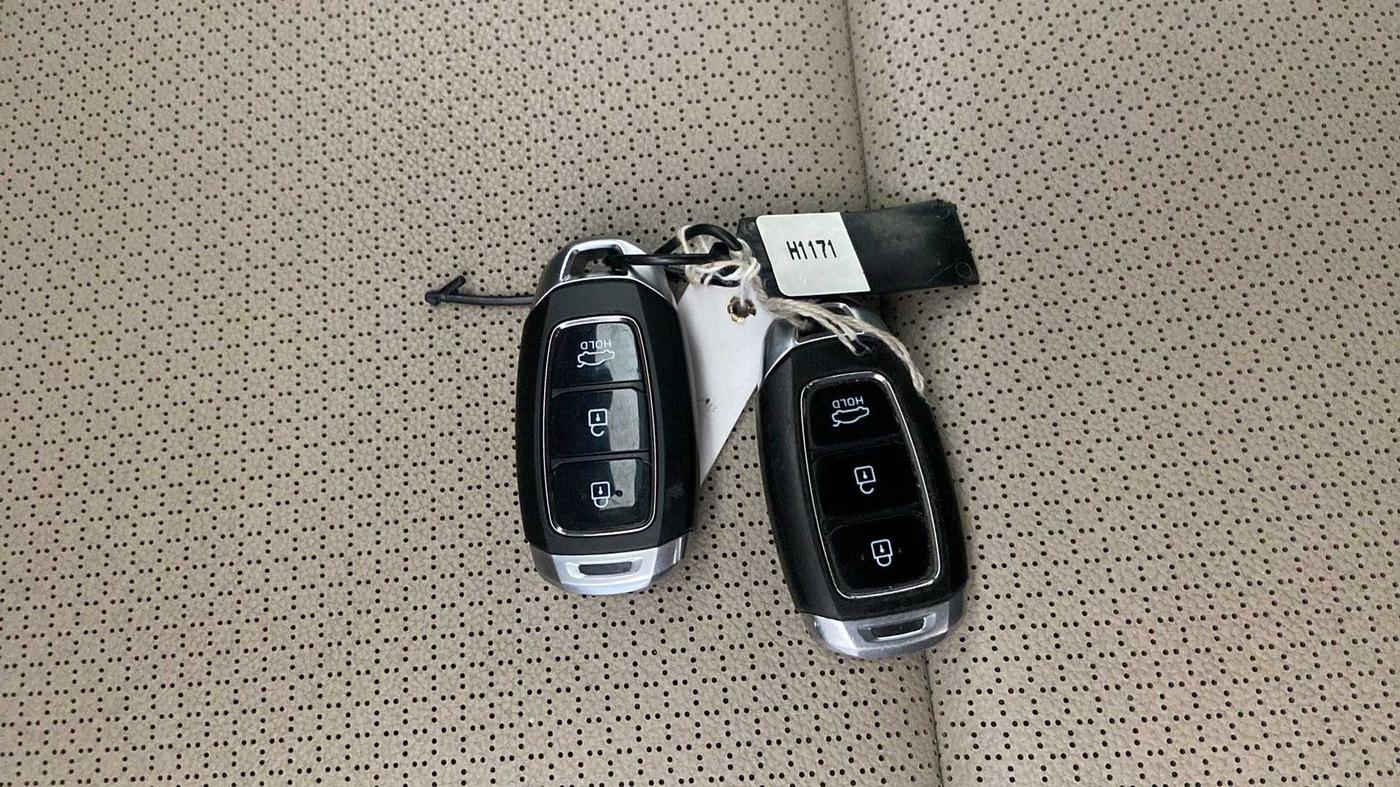 2018 Hyundai Verna 1.6 VTVT SX (O) AT, Petrol, Automatic, 13,069 km, Key Close Up