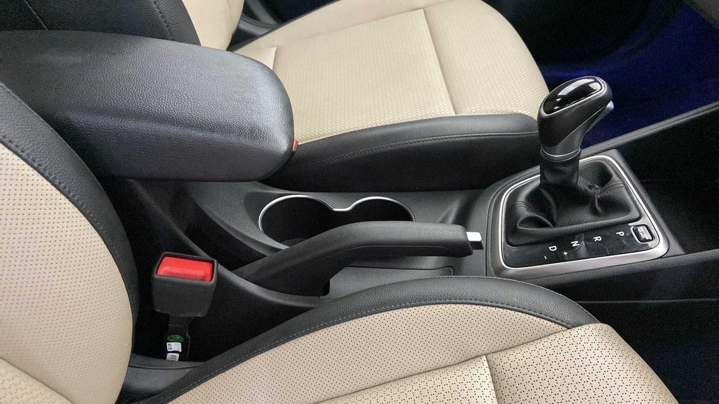 2018 Hyundai Verna 1.6 VTVT SX (O) AT, Petrol, Automatic, 13,069 km, Gear Lever