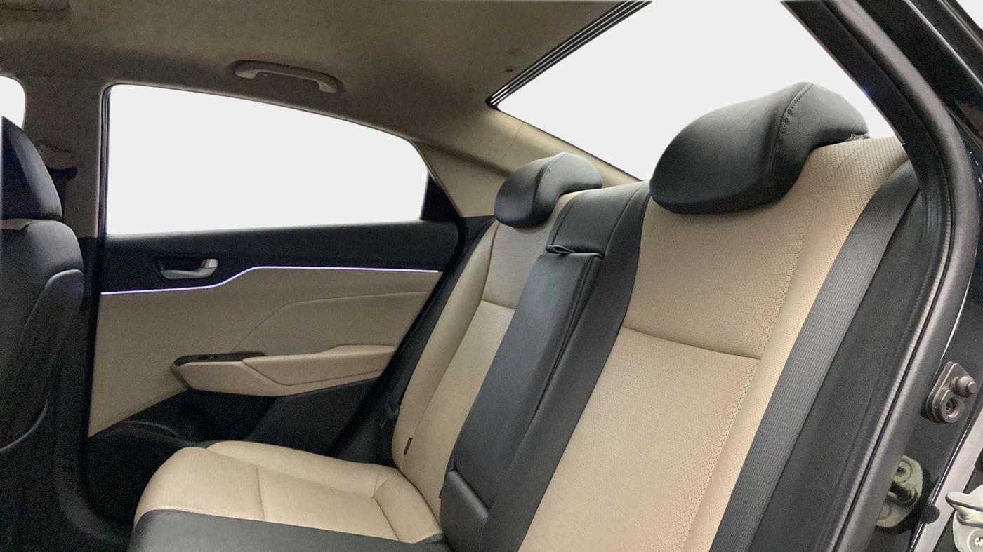 2018 Hyundai Verna 1.6 VTVT SX (O) AT, Petrol, Automatic, 13,069 km, Right Side Rear Door Cabin
