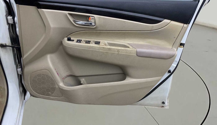 2014 Maruti Ciaz VXI+, Petrol, Manual, 74,819 km, Driver Side Door Panels Control