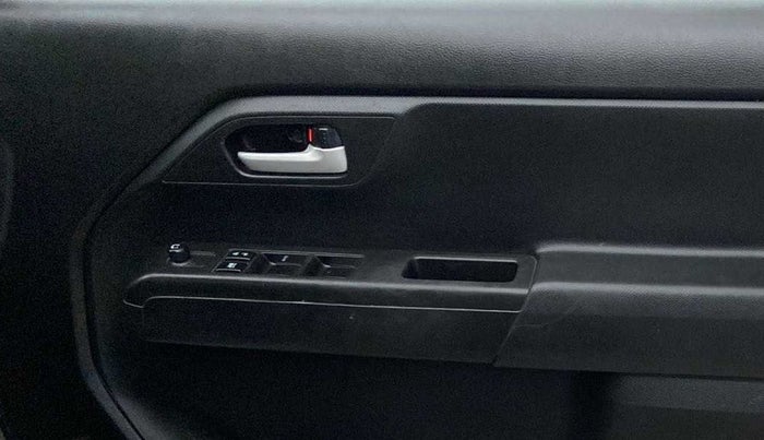 2022 Maruti New Wagon-R VXI CNG 1.0, CNG, Manual, 38,261 km, Driver Side Door Panels Control