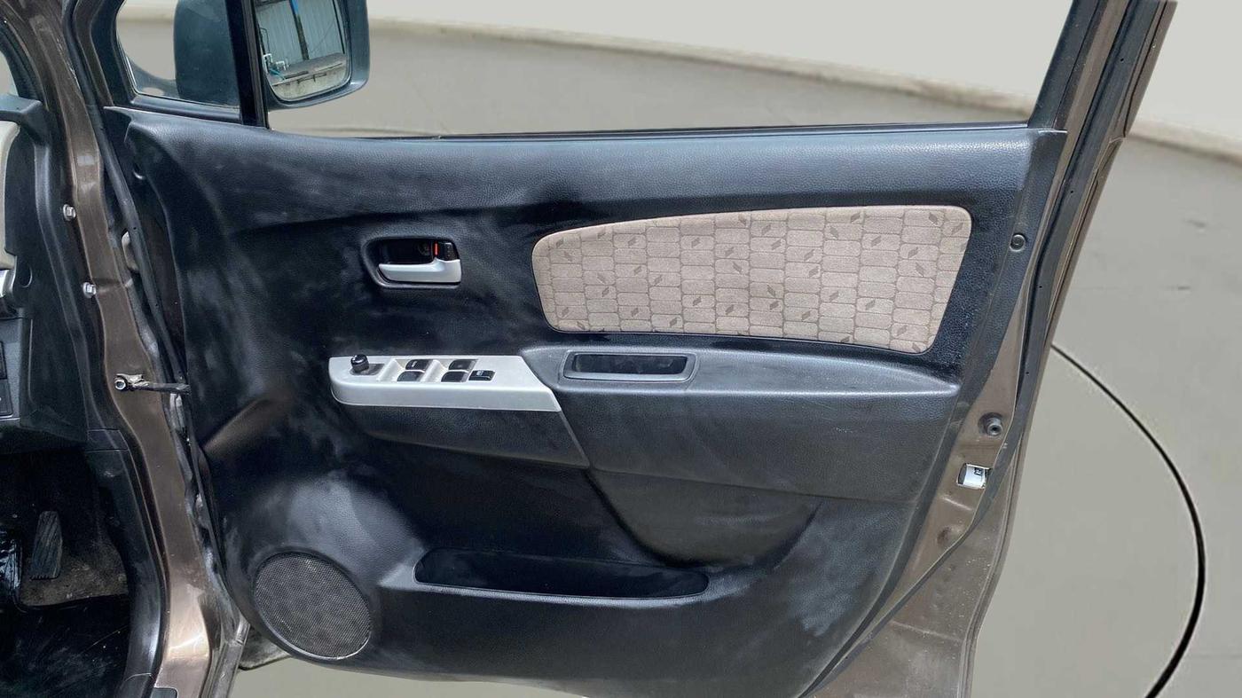 2015 Maruti Wagon R 1.0 VXI, Petrol, Manual, 52,954 km, Driver Side Door Panels Control