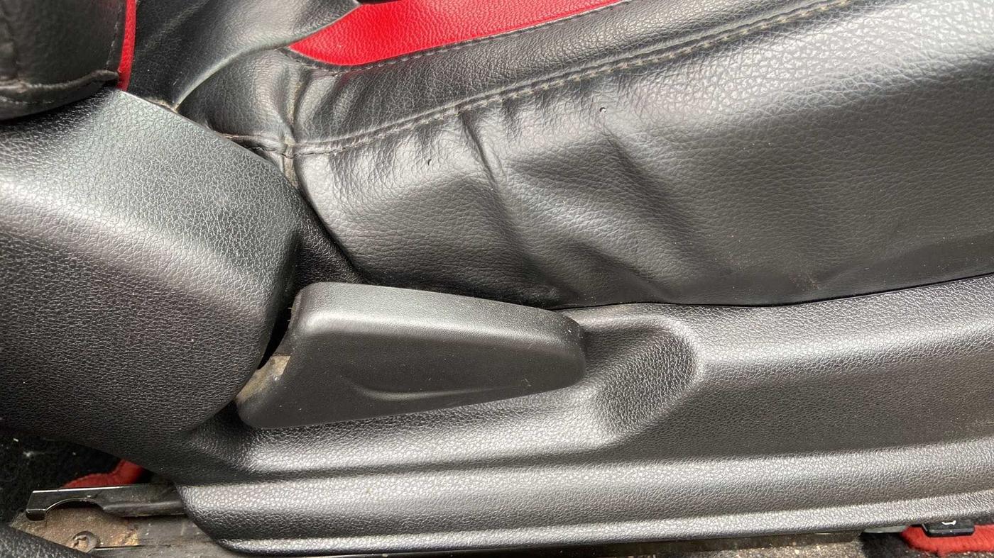 2019 Renault Kwid RXT 1.0 AMT (O), Petrol, Automatic, 70,399 km, Driver Side Adjustment Panel