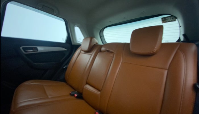 2020 Maruti Vitara Brezza ZXI, Petrol, Manual, 49,905 km, Right Side Rear Door Cabin
