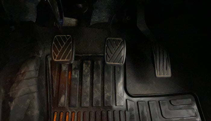 2020 Maruti Vitara Brezza ZXI, Petrol, Manual, 49,905 km, Pedals