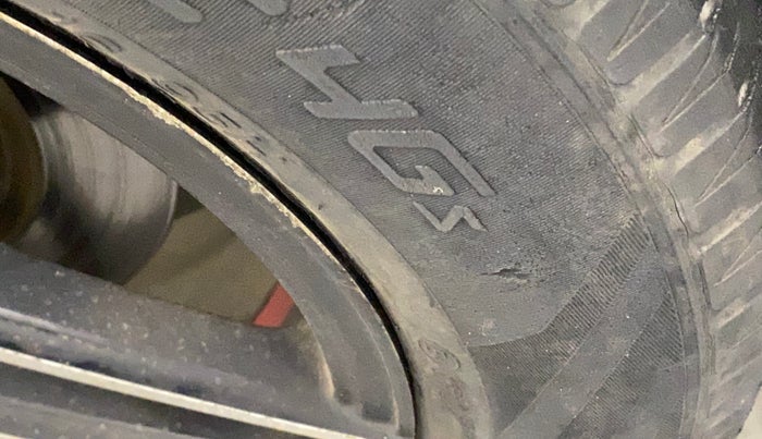 2020 Maruti Vitara Brezza ZXI, Petrol, Manual, 49,905 km, Left front tyre - Minor crack