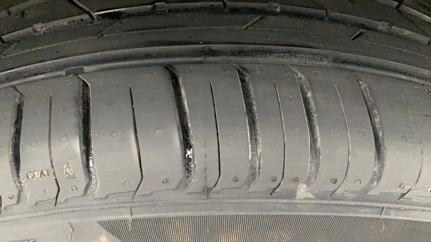 2020 Maruti Vitara Brezza ZXI, Petrol, Manual, 49,905 km, Right Front Tyre Tread