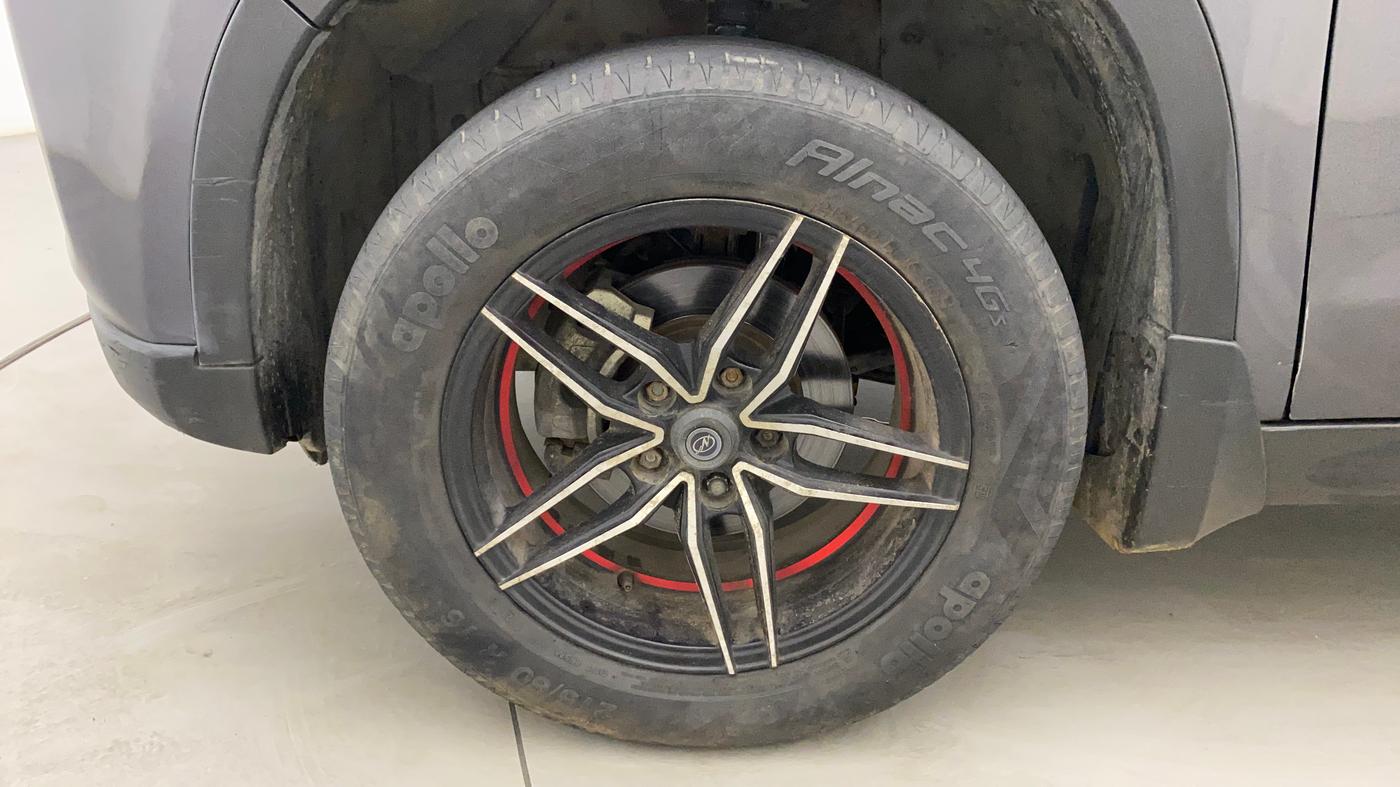 2020 Maruti Vitara Brezza ZXI, Petrol, Manual, 49,905 km, Left Front Wheel