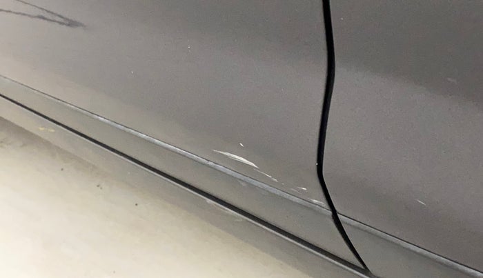 2020 Maruti Vitara Brezza ZXI, Petrol, Manual, 49,905 km, Front passenger door - Slightly dented