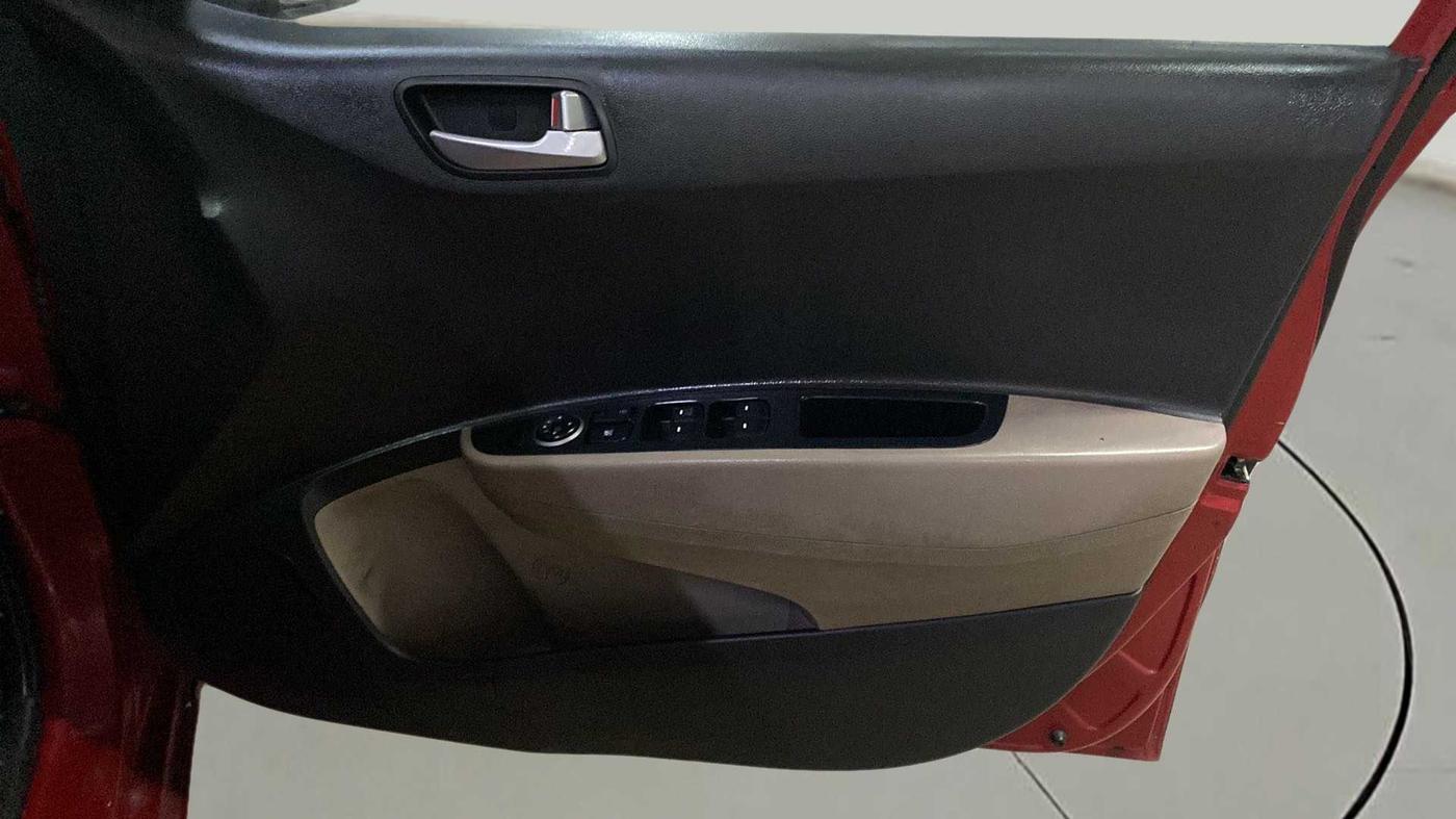 2018 Hyundai Grand i10 SPORTZ AT 1.2 KAPPA VTVT, Petrol, Automatic, 46,843 km, Driver Side Door Panels Control
