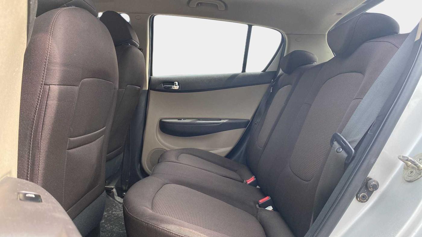 2013 Hyundai i20 ASTA 1.2, Petrol, Manual, 59,977 km, Right Side Rear Door Cabin