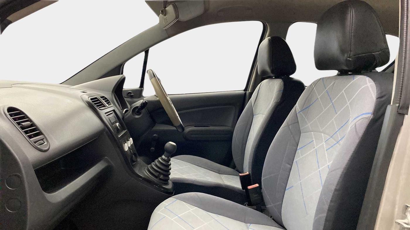 2011 Maruti Ritz LXI, Petrol, Manual, 41,926 km, Right Side Front Door Cabin