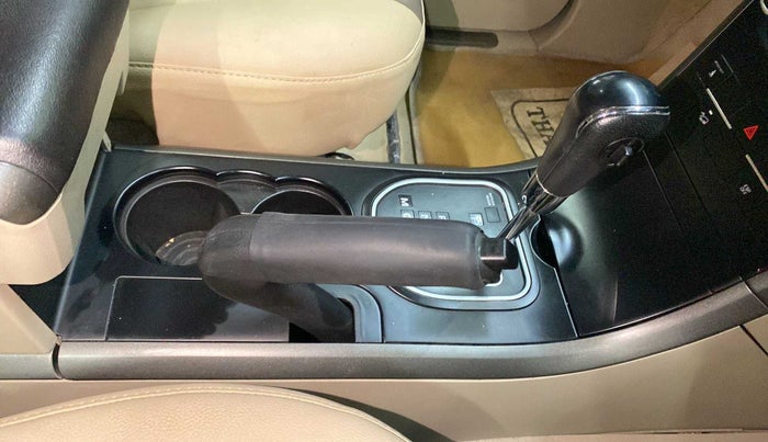 2017 Mahindra XUV500 W6 AT, Diesel, Automatic, 66,595 km, Gear Lever