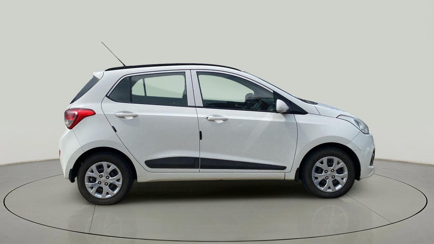 2016 Hyundai Grand i10 SPORTZ 1.2 KAPPA VTVT, Petrol, Manual, 1,04,263 km, Right Side