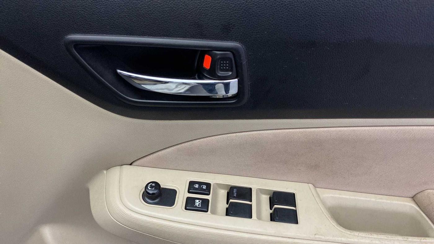 2017 Maruti Dzire VXI, Petrol, Manual, 30,257 km, Driver Side Door Panels Control